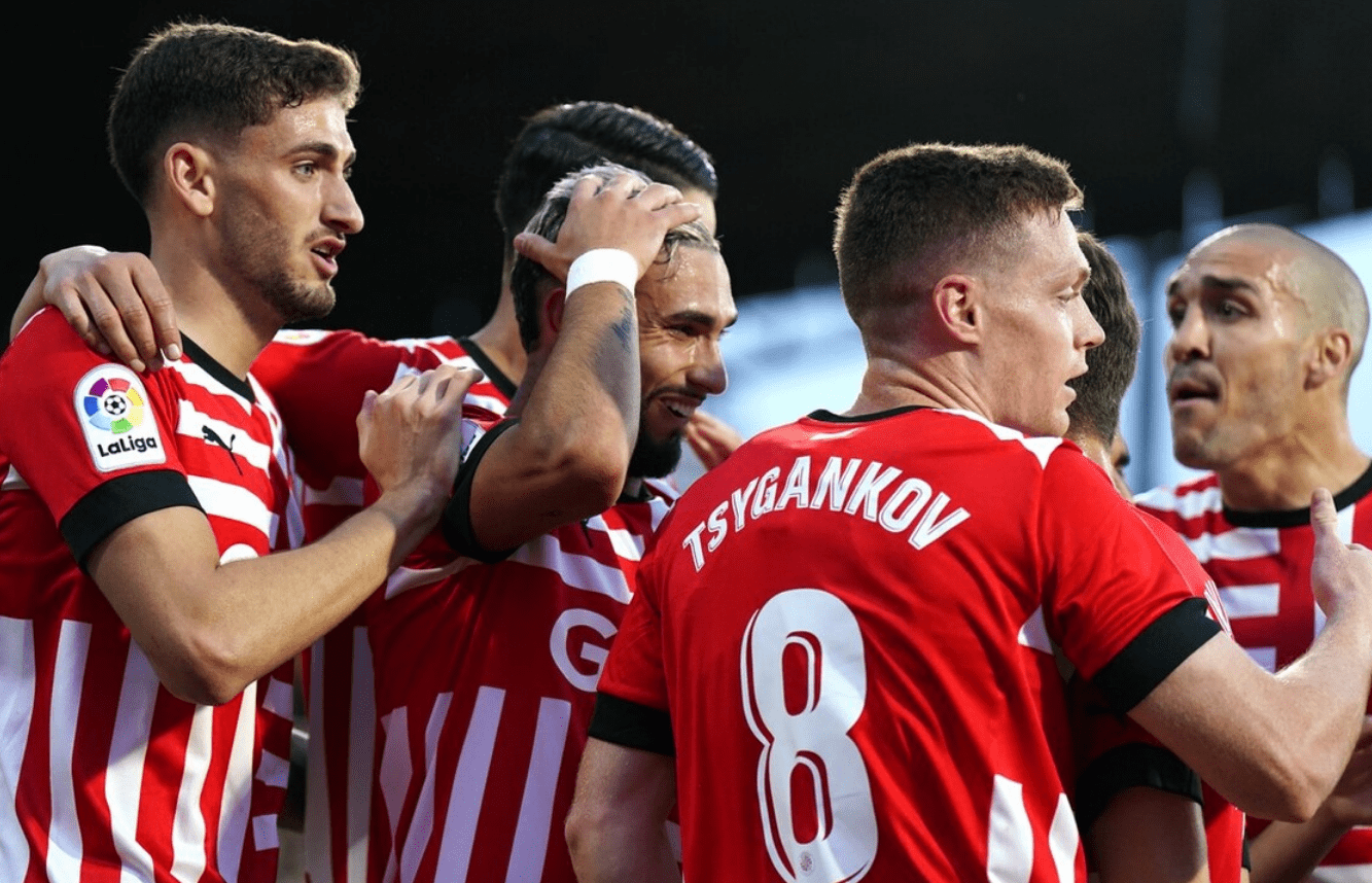 莱万多夫斯基爆冷击败FPX，比分优势明显引爆全场！的简单介绍